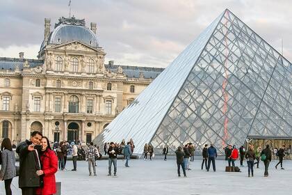Viaje al Louvre, el museo de las grandes historias