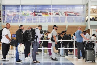 Hacer el check-in y terminar detenido: la nueva táctica de Trump para acelerar las deportaciones