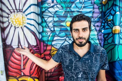 Viajes internos de Sánchez Mestre: de San Juan a Buenos Aires, de la publicidad a la actuación, la dirección y la escritura teatral