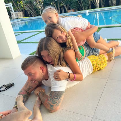 Vicente Saavedra es padre de tres hijas