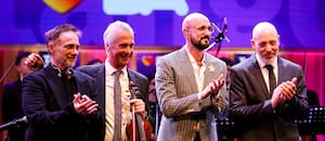 Cómo fue la apertura del Festival y Mundial 2026, que inauguraron Vicentico y Abel Pintos