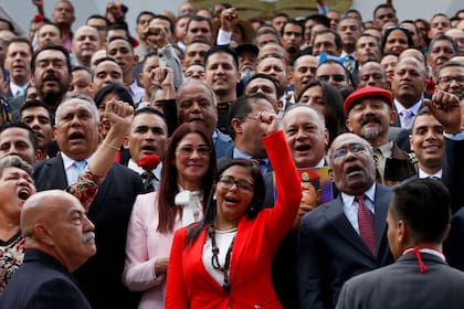 Vicepresidenta Rodríguez, cercana a Maduro, podría ser presidenta interina de Venezuela, dice la ley