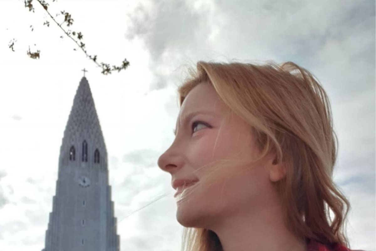Vicky Demarret en Islandia, donde vive y juega al hockey