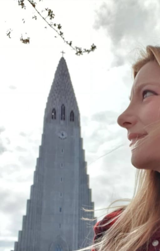 Vicky Demarret en Islandia, donde vive y juega al hockey