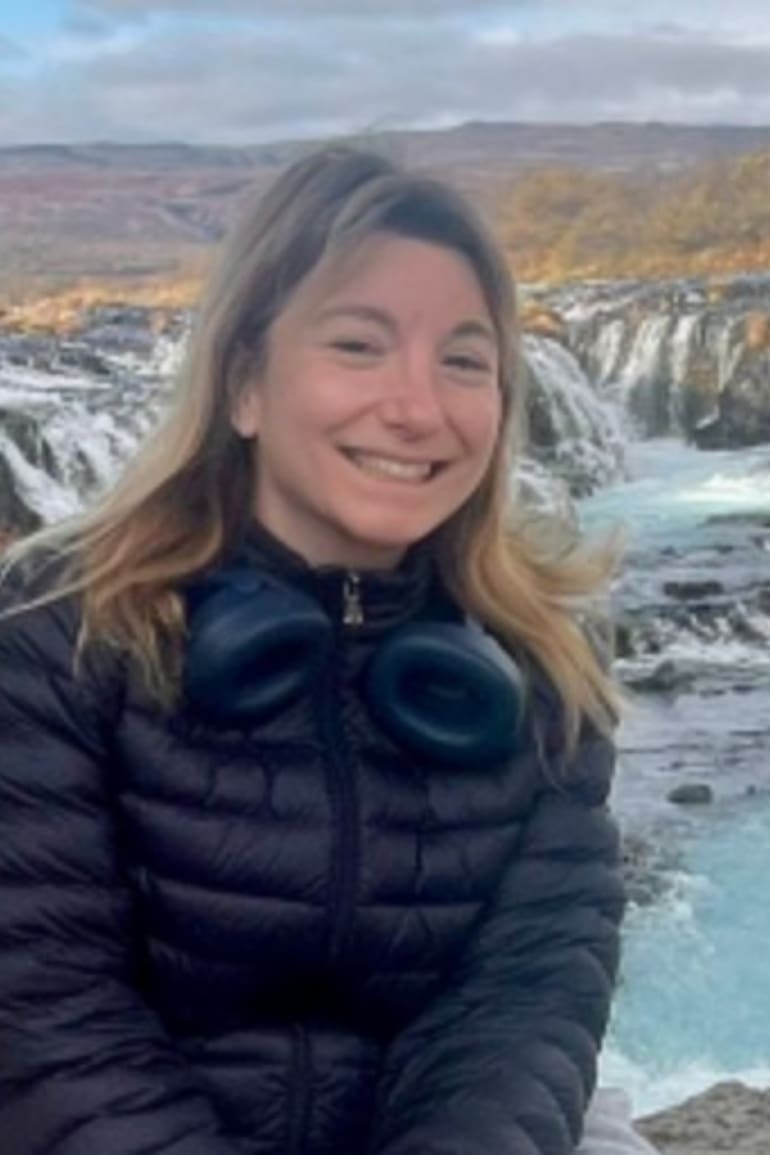 Vicky es muy feliz viviendo en Islandia.