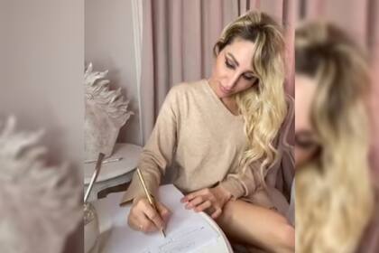 Vicky Xipolitakis y la firma de su contrato