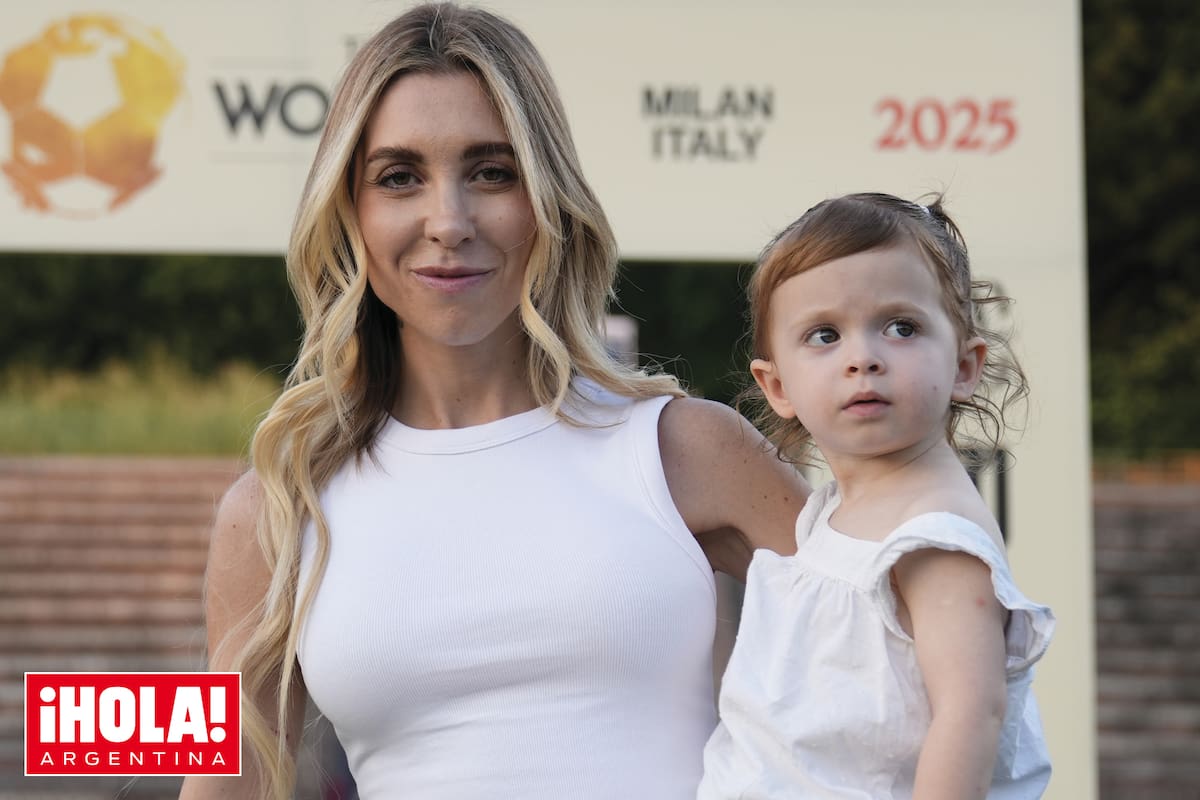 Victoire Cogevina Reynal, cofundadora y codirectora ejecutiva de Mercury 13, el grupo inversor que celebró por primera vez este campeonato en Italia y que, además, es propietario del equipo F.C. Como Women. En brazos, su hija, Charlotte Helene Souki