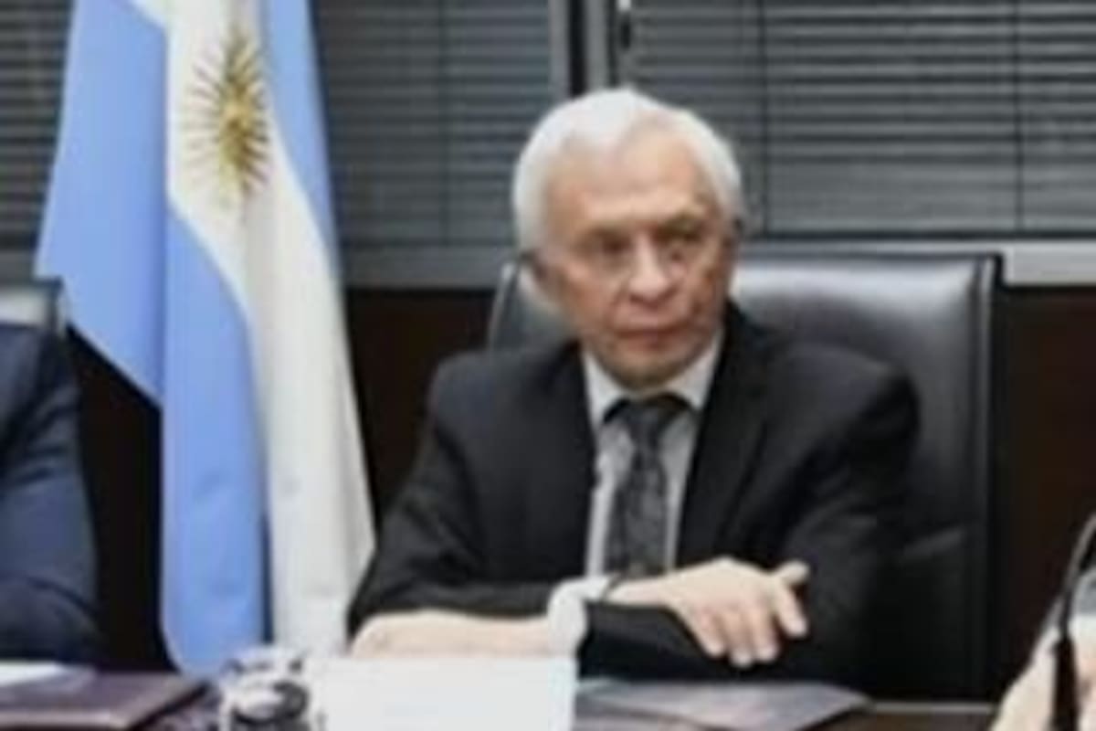 Victor Arturo Pesino, el juez que falló ayer a favor de la reforma laboral y que hoy es promovido por el ministro de Justicia, Juan Bautista Mahiques