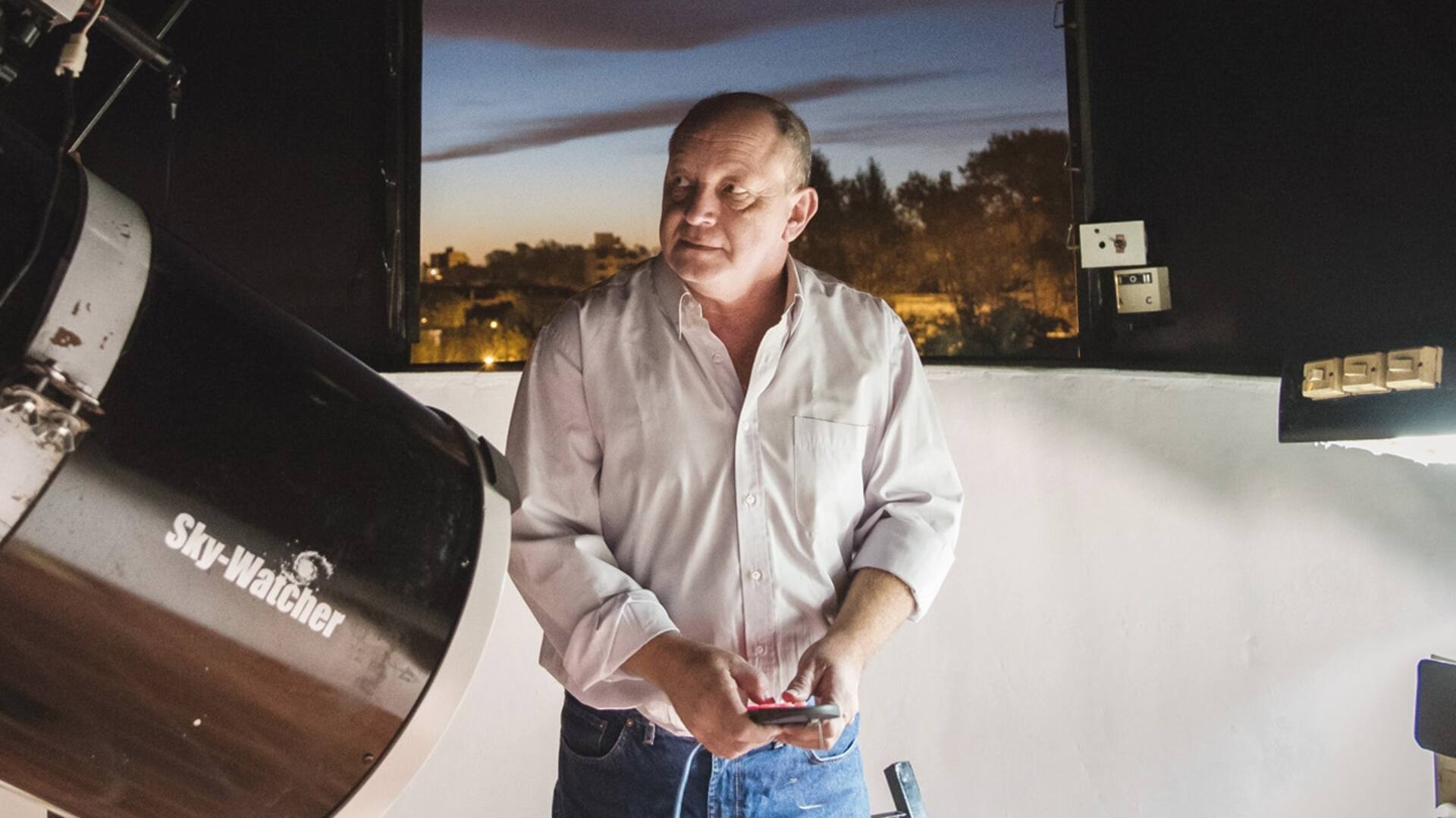 Víctor Buso, aficionado a la astronomía, registró desde su terraza el nacimiento de una supernova y logró el reconocimiento mundial