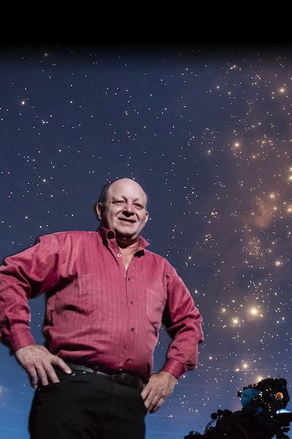 Víctor Buso fue el primero en registrar en forma secuencia la explosión de una estrella en una galaxia