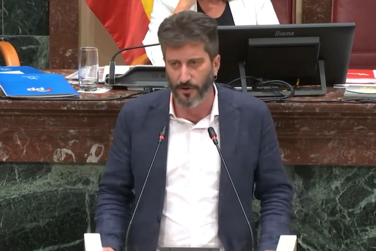 Víctor Egío, diputado.