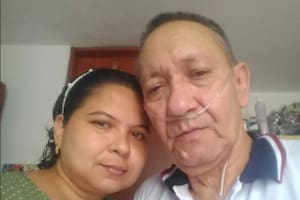 Víctor Escobar junto a su pareja, Diana