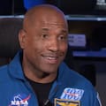 Victor Glover, piloto del Artemis II: “La vida en Orión era íntima, éramos un solo organismo”