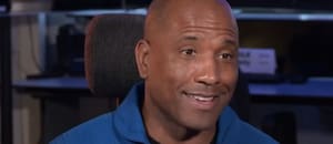 Victor Glover, piloto del Artemis II: “La vida en Orión era íntima, éramos un solo organismo”
