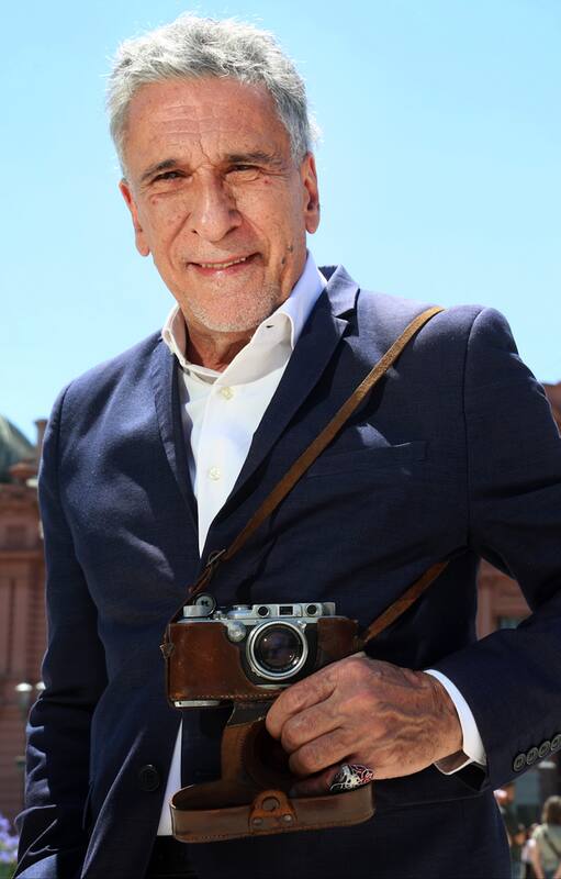 Víctor Hugo Bugge, frente a la Casa Rosada, su segundo hogar durante casi 50 años