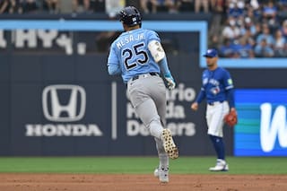 Rays conectan tres jonrones solitarios y Martínez lanza seis en triunfo 7-1 ante Azulejos