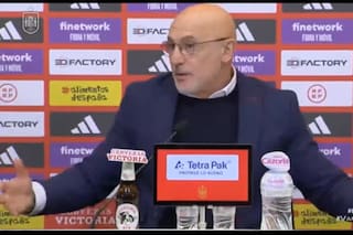 Víctor Muñoz, del fallo en un clásico a marcar en su debut con la Roja