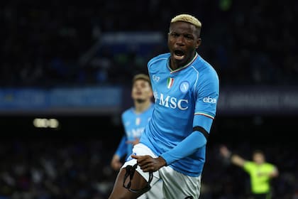 Victor Osimhen, delantero nigeriano de Napoli y objeto de deseo de PSG para la próxima temporada