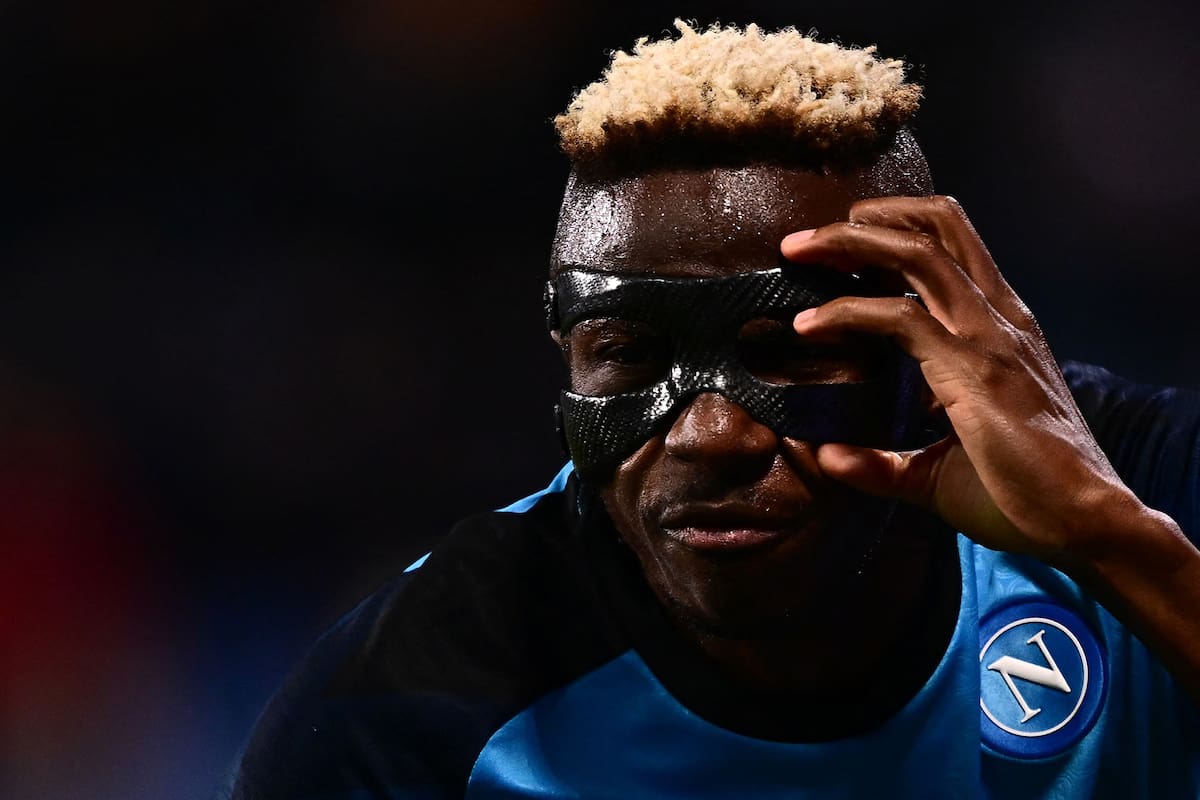 Victor Osimhen, el goleador enmascarado de un Nápoli que está cada vez más cerca del tercer Scudetto
