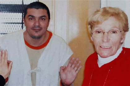 Víctor Saldaño y su madre Lidia