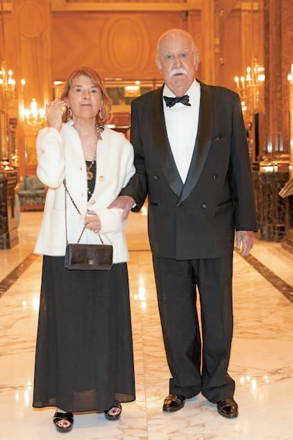 Víctor Savanti, presidente de Fundaleu, junto a su mujer, Alicia Zanotti