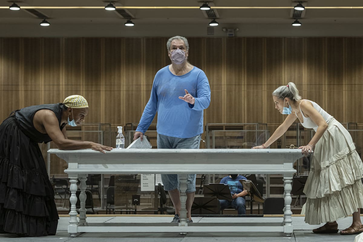 Víctor Torres en el ensayo de Altri Canti, de Monteverdi, para la versión que se verá en julio en el Colón; el Teatro dio a conocer las nuevas fechas de los conciertos, óperas y ballet