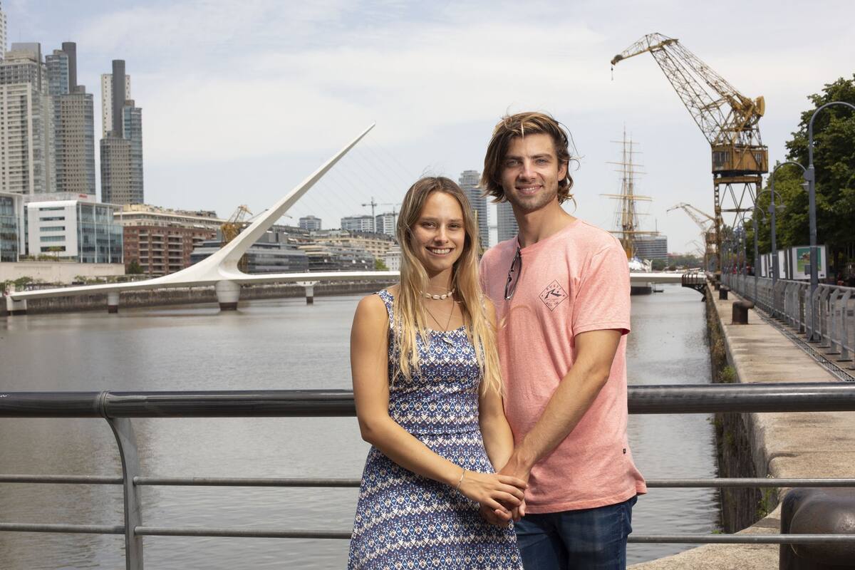 Victoria Barbarossa, de 23 años, y su novio, Ignacio Martini, de 34, viajarán a España