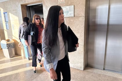 Victoria Cancio y Graciela Molina de Cancio llegan a los tribunales de Comodoro Py para declarar en la causa por el préstamo a Manuel Adorni