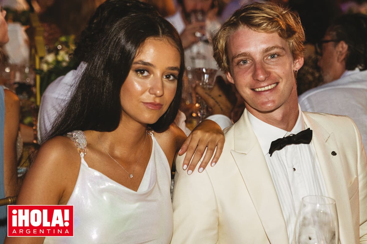 Victoria Federica de Marichalar, sobrina del rey Felipe, compartió mesa con Balthazar Gravier, el hijo de Valeria Mazza. La aristócrata subastó el vestido que lució en la gala, firmado por Andrew Pocrid, y con el que se recaudaron 7500 euros.