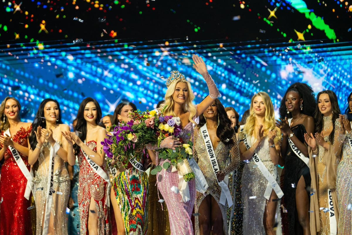 Victoria Kjaer Theilvig, de Dinamarca, es la actual Miss Universo que entregará la corona a su sucesora el 20 de noviembre de 2025 (Facebook/Miss Universe)