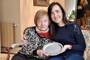 Victoria Villarruel, con Isabel Martínez de Perón en Madrid