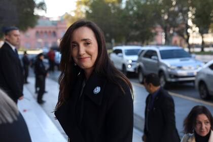 Victoria Villarruel difundió una página con noticias suyas, en medio de la tensión interna