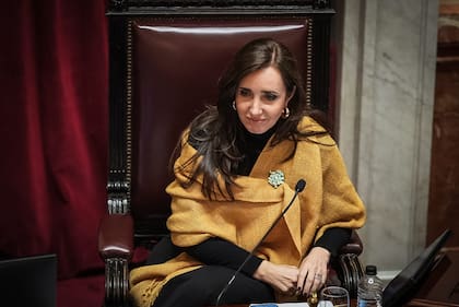 Victoria Villarruel durante la votación por financiamiento educativo en el Senado de la Nación