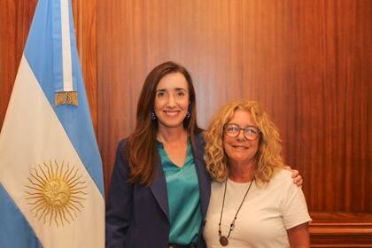 Victoria Villarruel junto con Claudia Rucci