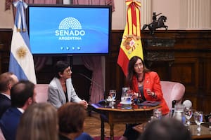 Victoria Villarruel, la semana pasada, con autoridades de la embajada de España, en el Senado