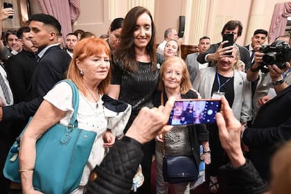 Victoria Villarruel sorprendió en la Noche de los Museos como anfitriona en el Senado de la Nación