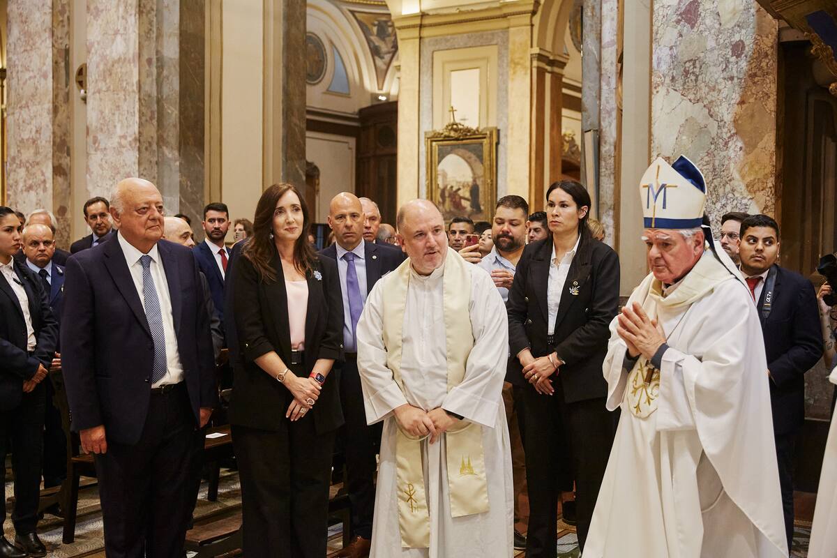 Victoria Villarruel y el senador Abdala, con monseñor Ojea en la Catedral