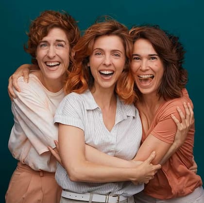 Vida perfecta es una película que trata la realidad de tres mujeres mayores de 30 años, sin pareja y en busca del amor