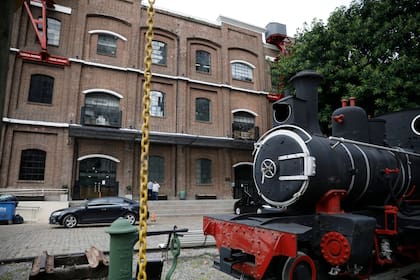 Vidal y sus ministros ahora cumplen parte de su agenda en el Museo Ferroviario, de Retiro