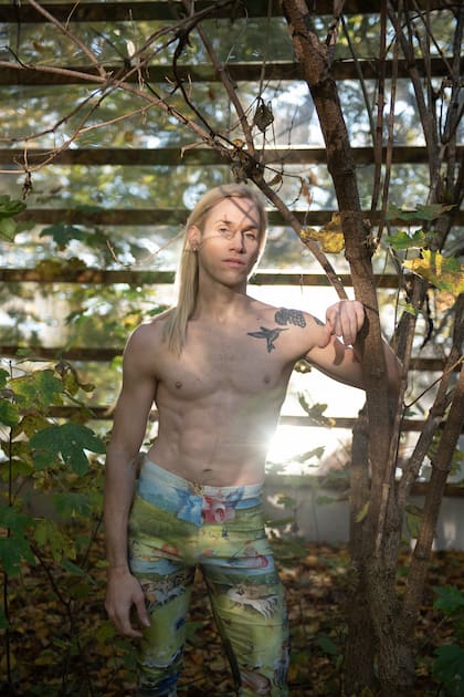 Vidal, con las calzas de "El jardín de las delicias", la pintura de El Bosco