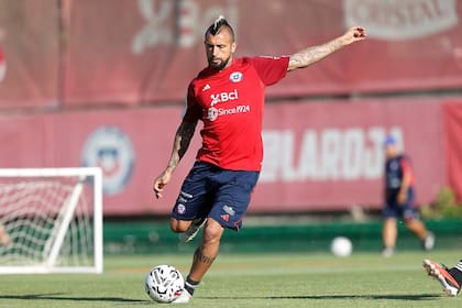 Vidal se entrena con la indumentaria de la selección de Chile, en una imagen de septiembre 2023