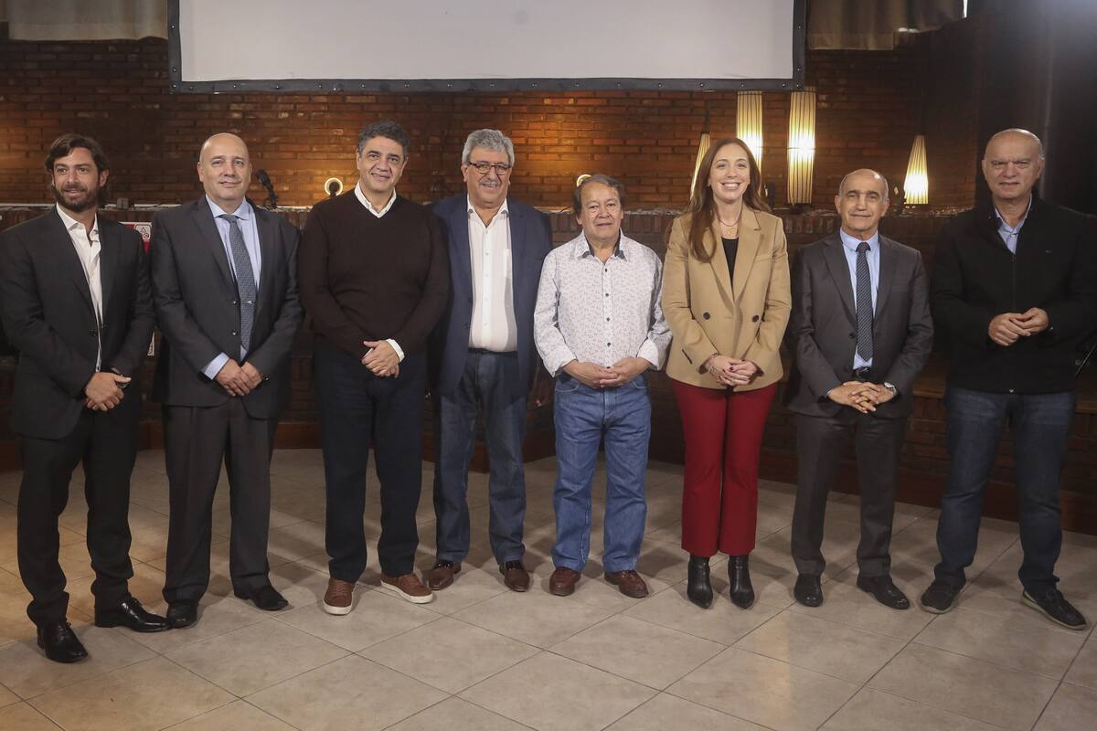 Vidal y Salvador (der.), ayer, en La Plata