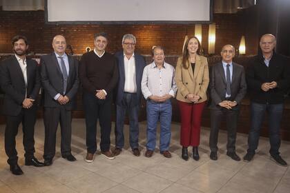 Vidal y Salvador (der.), ayer, en La Plata