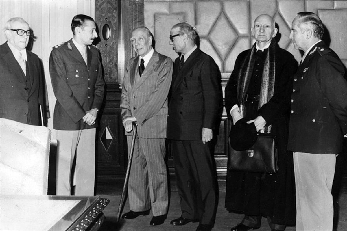 Videla, Borges y Sabato en la Casa Rosada en abril de 1976