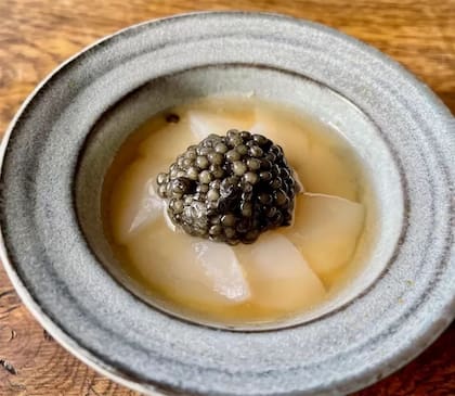 Vieiras y caviar.
