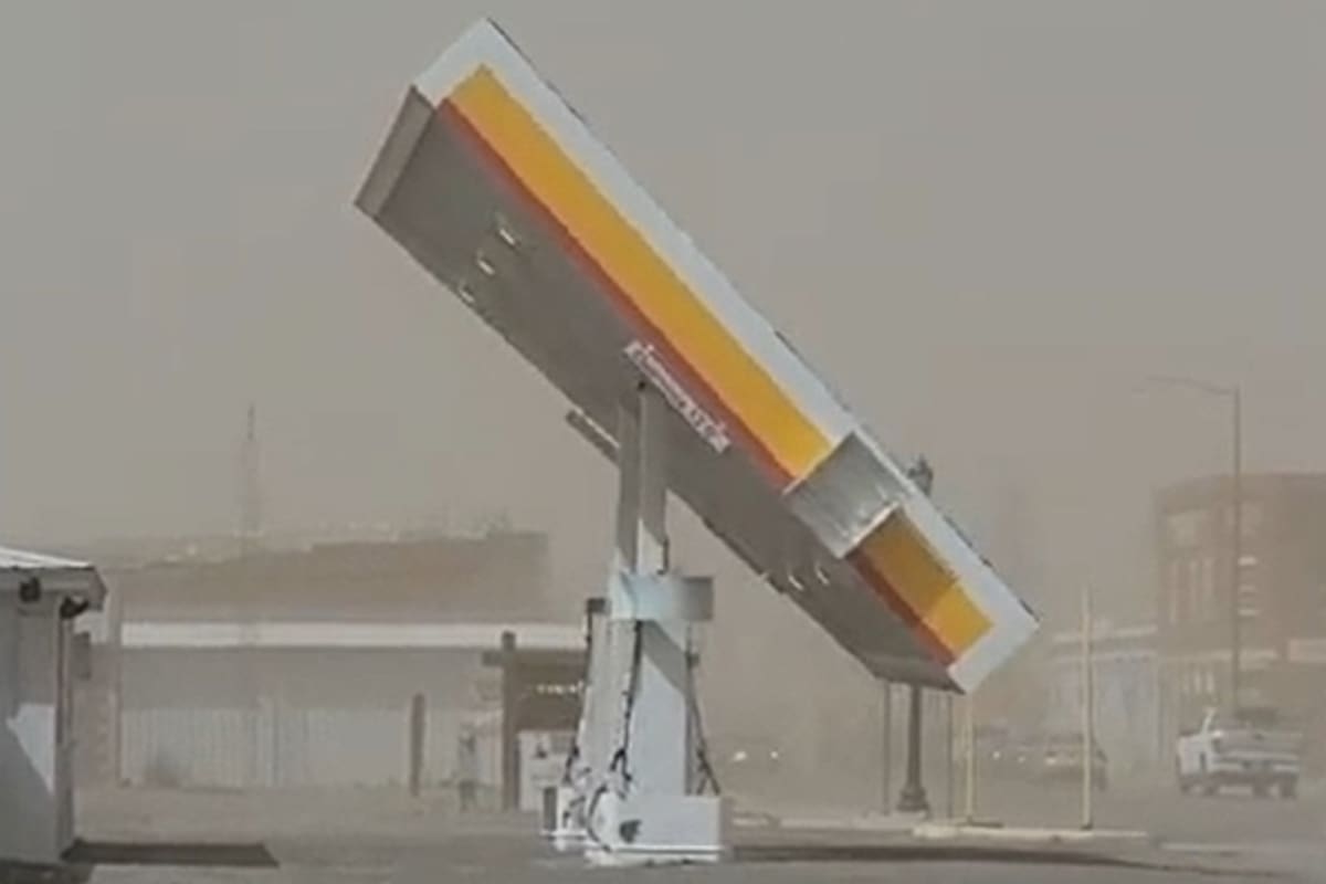 Vientos de 115 kilómetros por hora volaron el techo de la estación de servicio