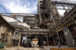 View of the industrial complex of the Louis Dreyfus Company in General Lagos, Santa Fe province, Argentina on September 13, 2017.
After a stoppage of one month, Argentina's biodiesel exports restart with the European market, Spain in particular, as buyer. Argentina can produce 4.5 million tons of vegetal oil --the base for biodiesel, used mainly in cars-- per year, from which one million for the local market. / AFP PHOTO / EITAN ABRAMOVICH