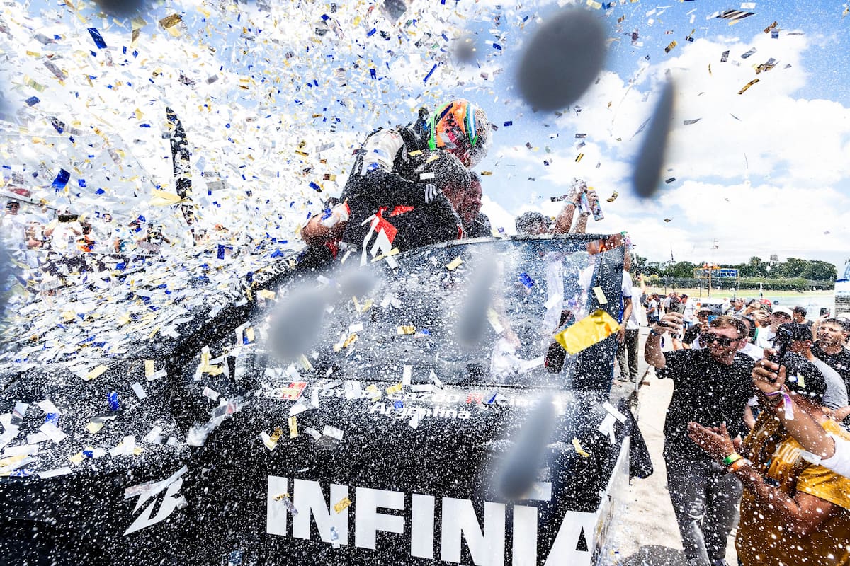 Vigencia intacta: A los 41 años y casi dos décadas después de su primera consagración, Rossi logró su sexto campeonato y confirmó su lugar entre los grandes del automovilismo argentino.