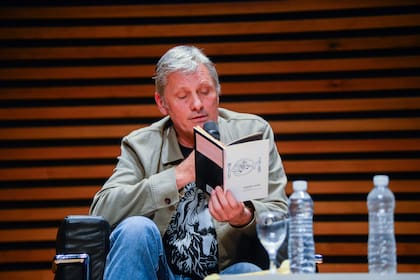 Viggo Mortensen presentó su libro de poemas