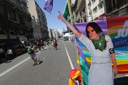 En las calles, la vicepresidenta es una de las imágenes de los "verdes"